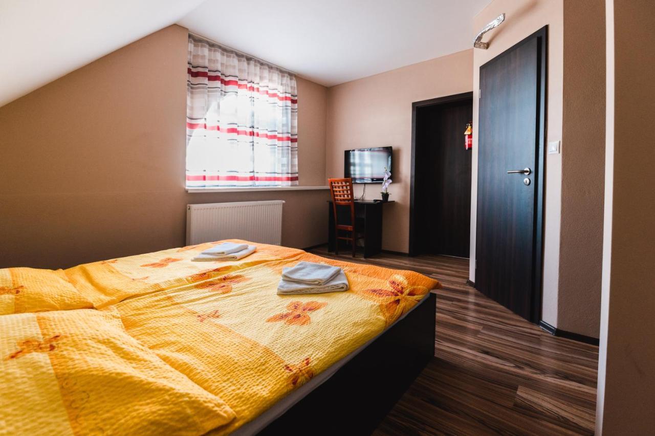 Motel Ard Sarovce Eksteriør bilde